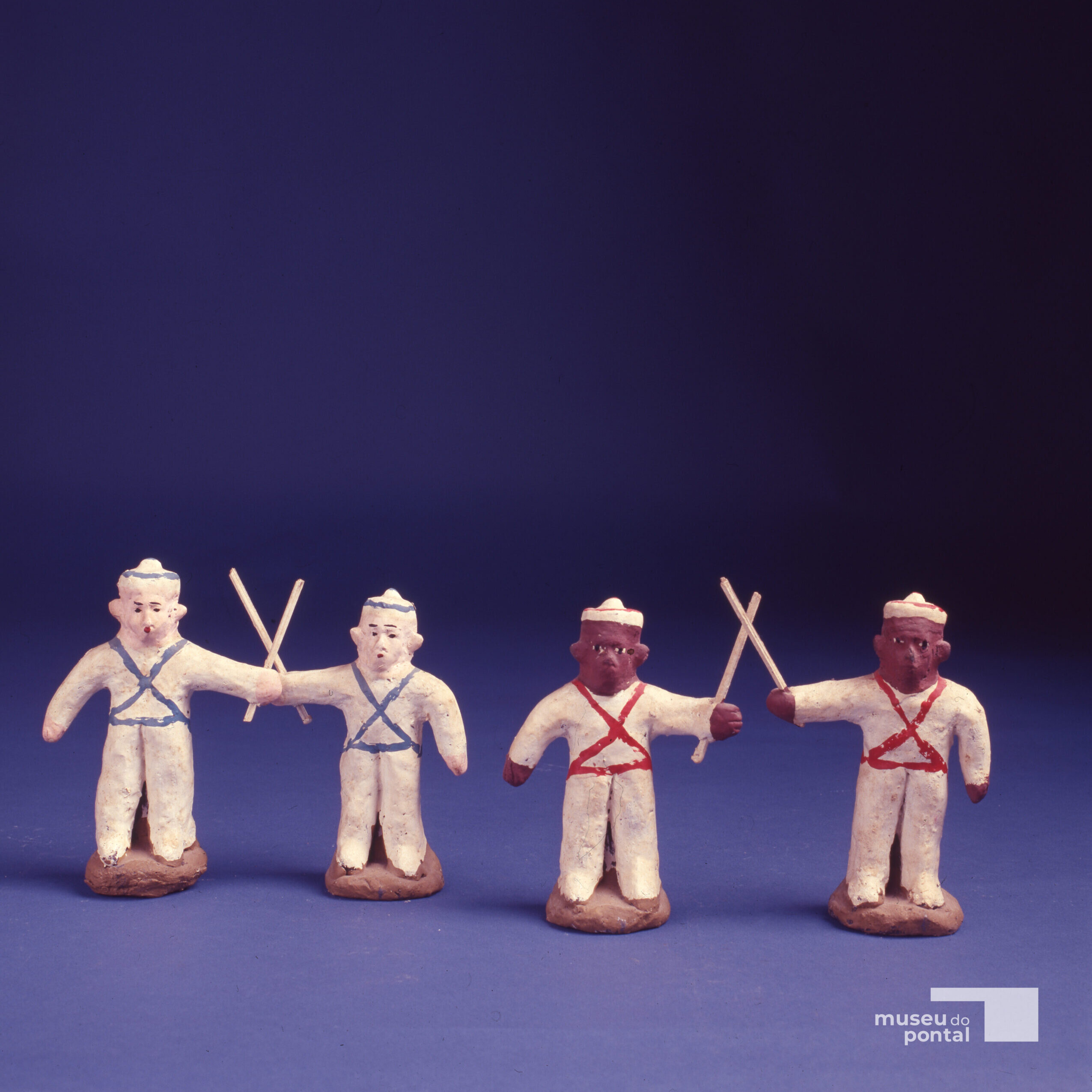 Estamos em constante processo de revisão e ampliação dos registros do acervo do Museu do Pontal para torná-lo acessível online. As imagens estão disponíveis apenas para pesquisa. Qualquer outro uso deverá ser previamente autorizado. Para solicitar imagens de obras, exposições e eventos, entre em contato pelo email institucional@museudopontal.org.br