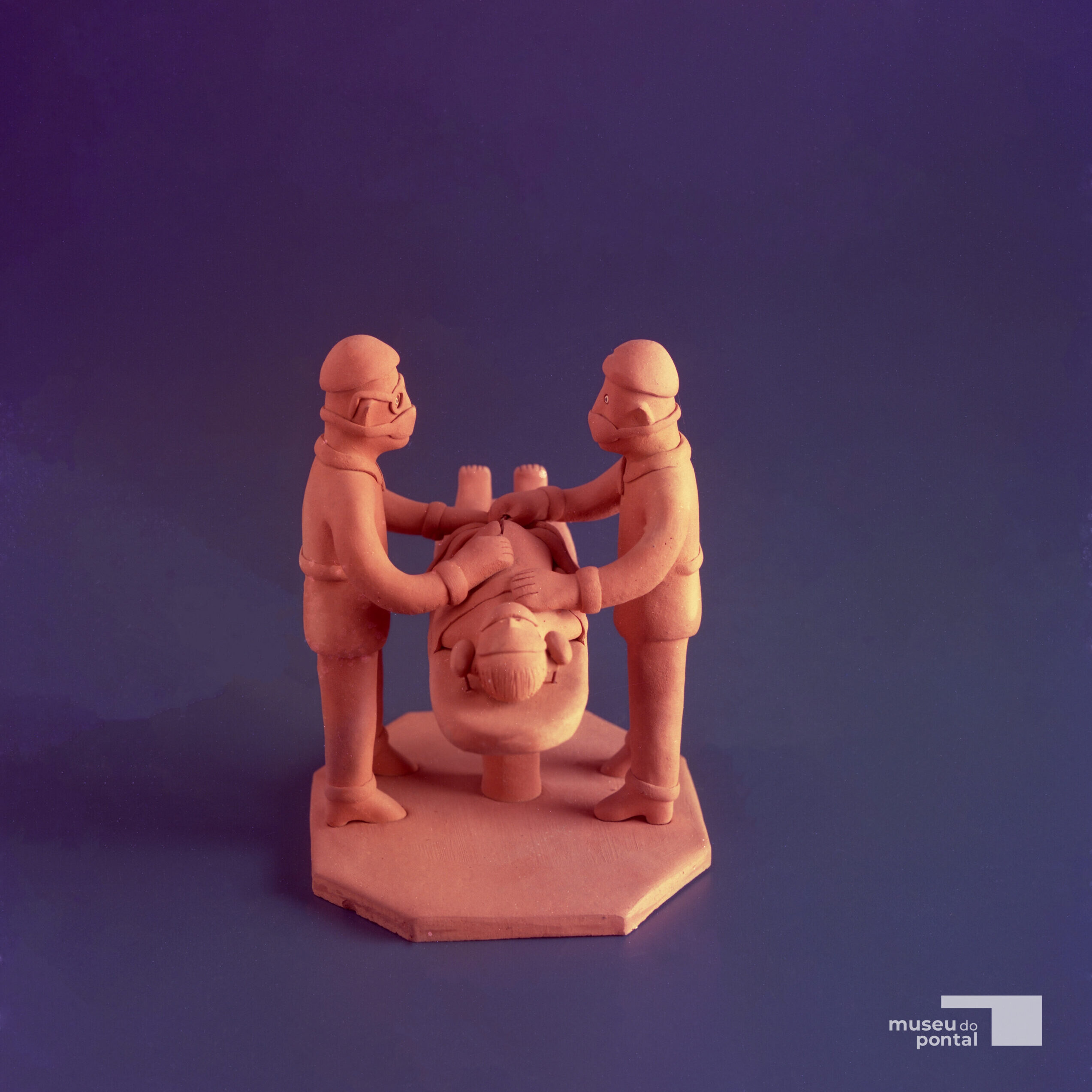 Estamos em constante processo de revisão e ampliação dos registros do acervo do Museu do Pontal para torná-lo acessível online. As imagens estão disponíveis apenas para pesquisa. Qualquer outro uso deverá ser previamente autorizado. Para solicitar imagens de obras, exposições e eventos, entre em contato pelo email institucional@museudopontal.org.br